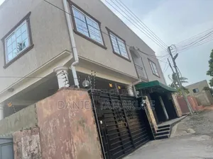 4bdrm Mansion in Lapaz for sale