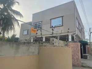 4bdrm Mansion in Lapaz for sale