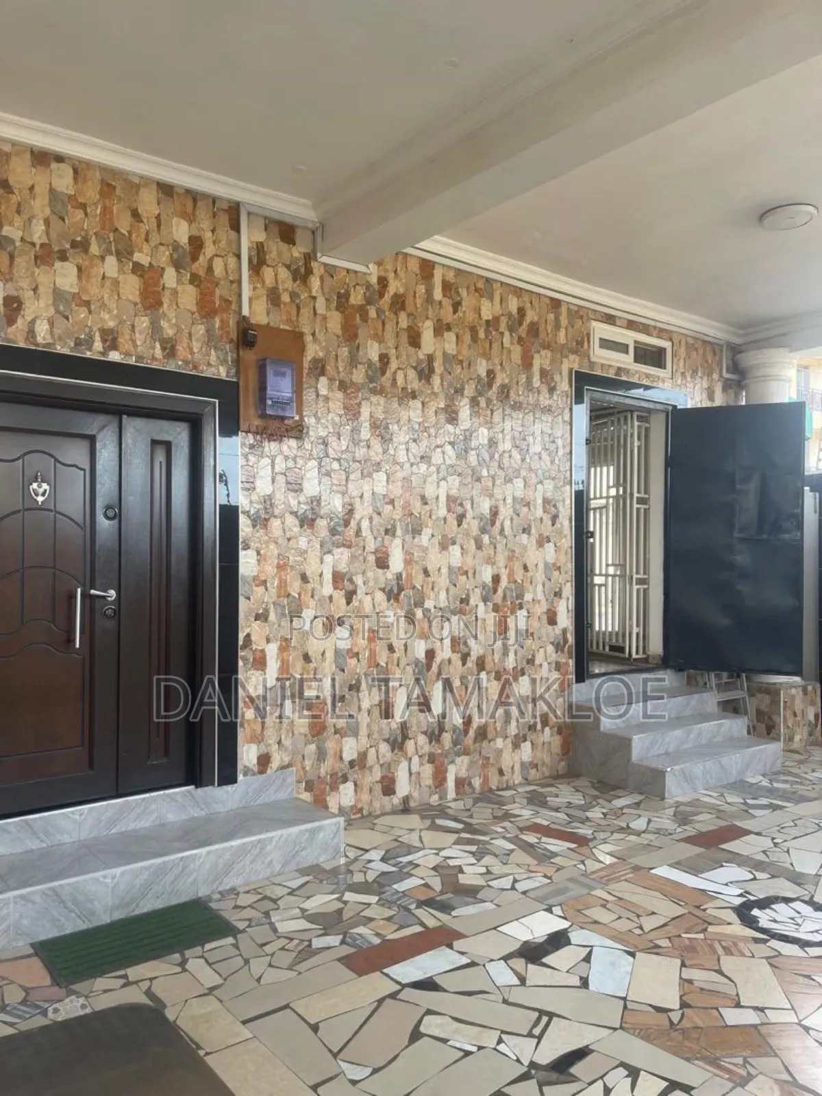 4bdrm Mansion in Lapaz for sale