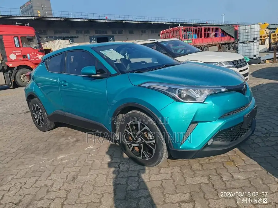 Toyota C-HR 2021 Green