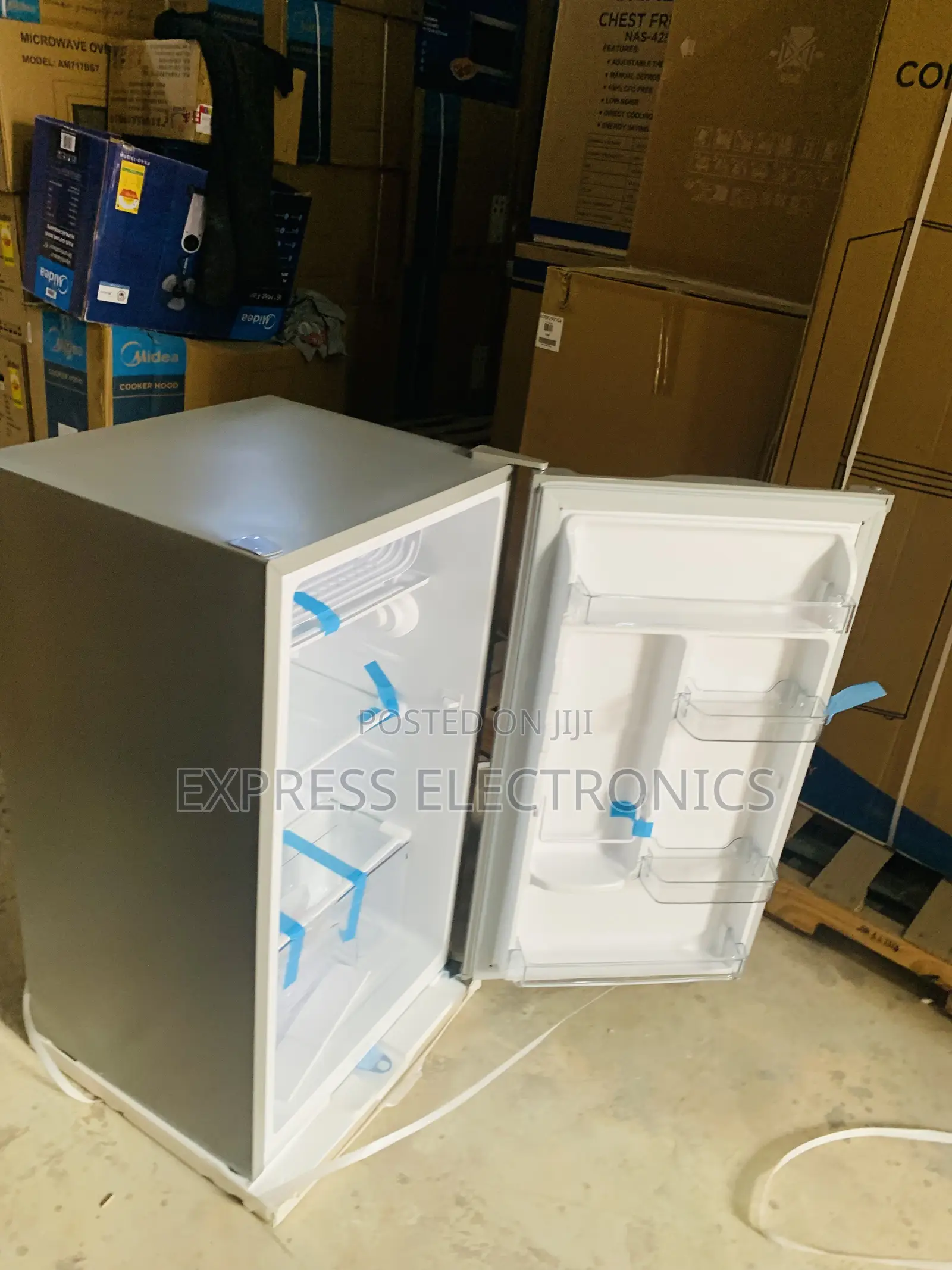 Long Lasting Effects Single Door Fridge TCL