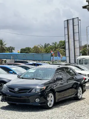 Toyota Corolla S 5-Speed 2013 Black
