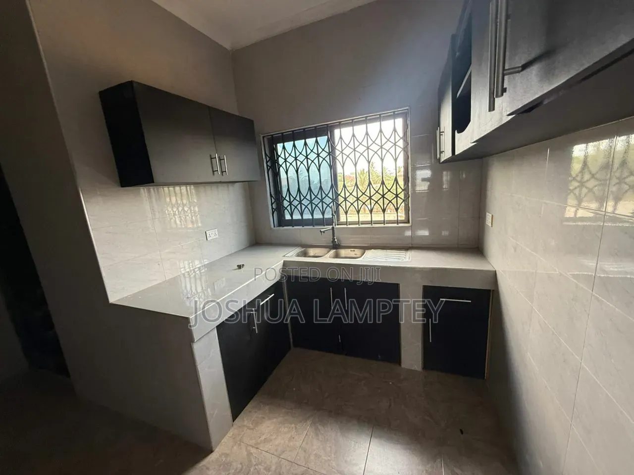 2bdrm Apartment in Ablekuma Curve, Fan Milk for rent