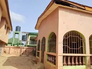 6bdrm House in Atwima Kwanwoma for sale