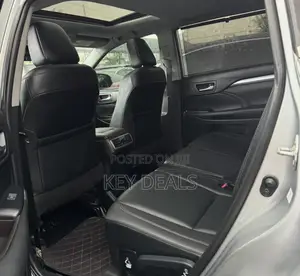 Toyota Highlander XLE 2019 Silver