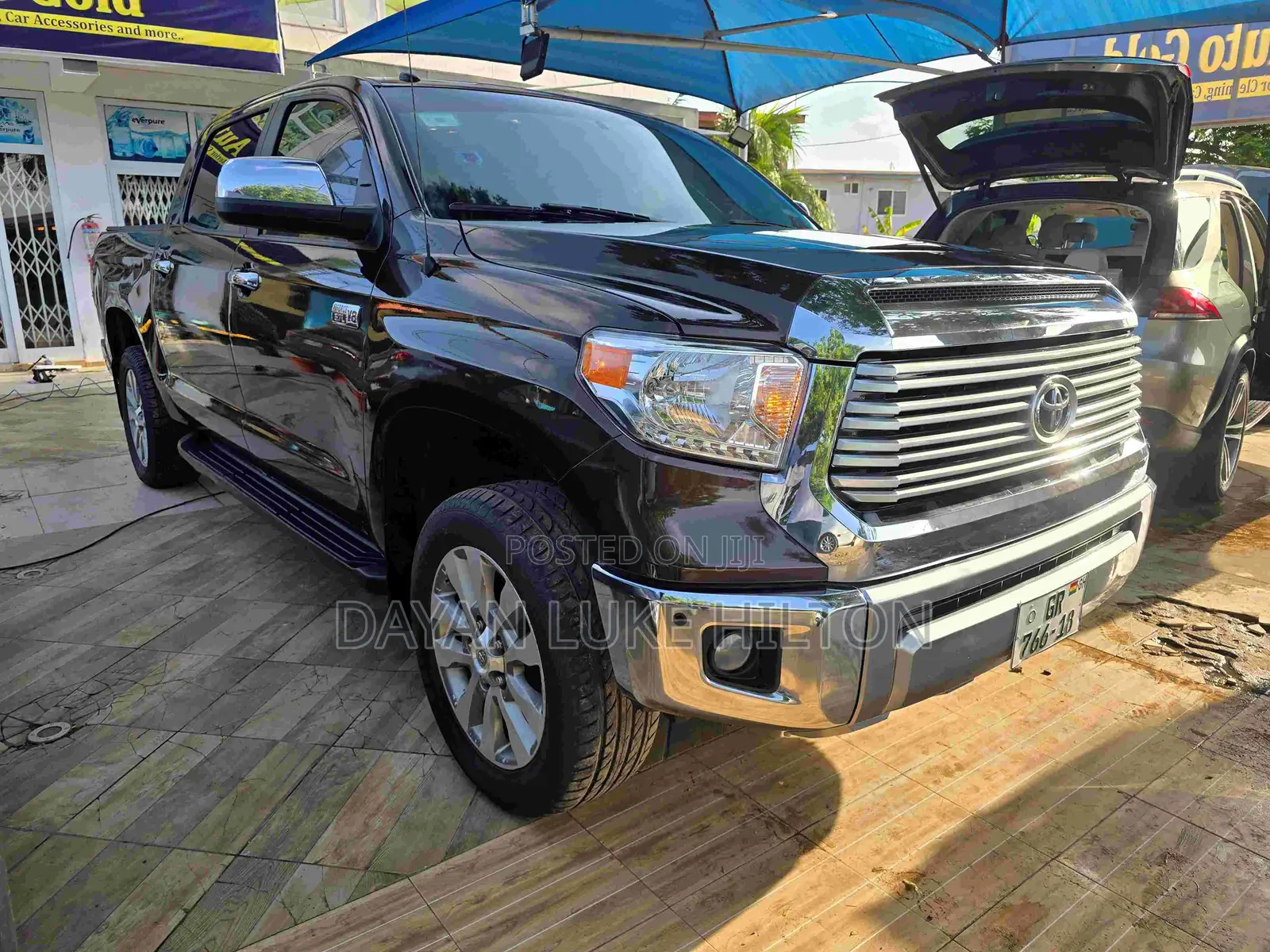 Toyota Tundra Limited 4dr CrewMax 4WD SB (5.7L 8cyl 6A) 2014 Brown