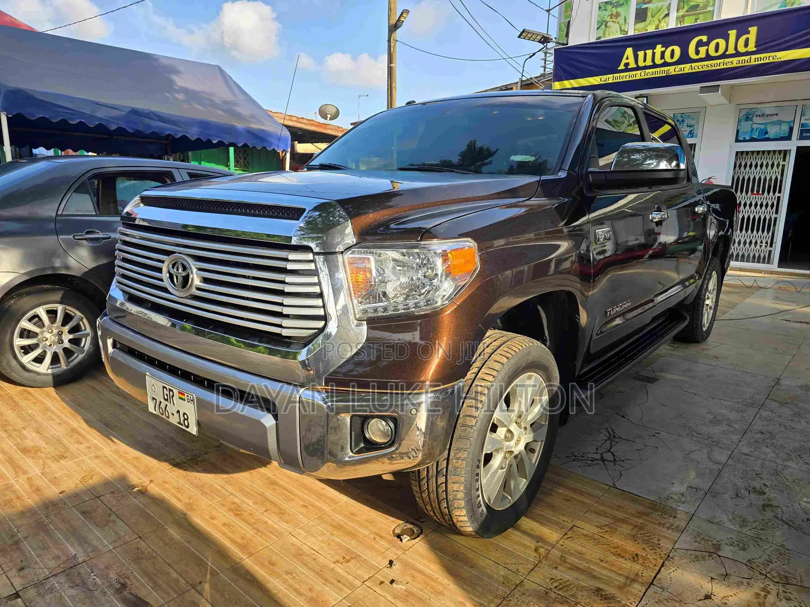 Toyota Tundra Limited 4dr CrewMax 4WD SB (5.7L 8cyl 6A) 2014 Brown