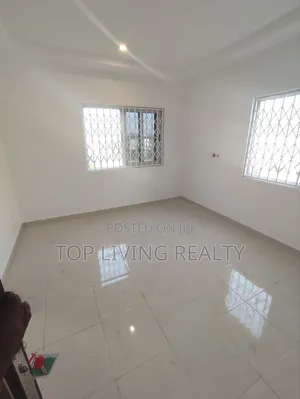 2bdrm Apartment in Nanakrom, Nmai-Dzorn for sale