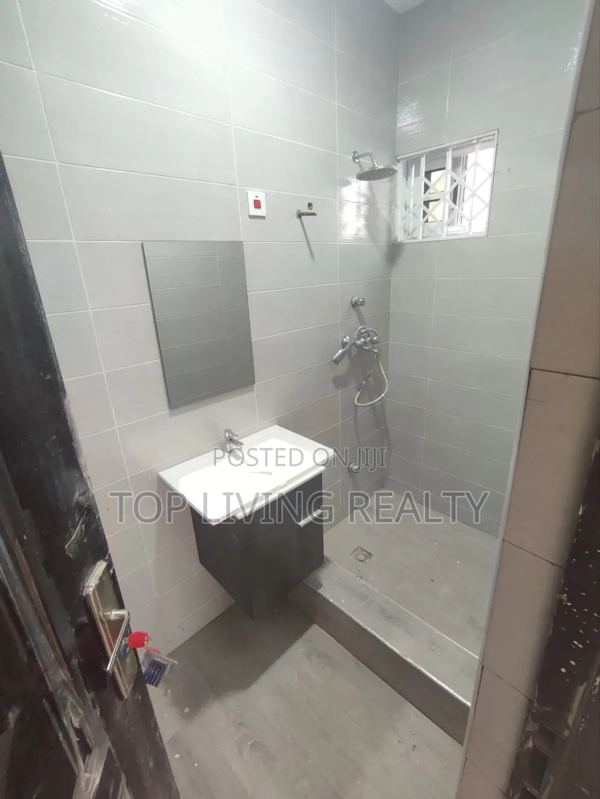 2bdrm Apartment in Nanakrom, Nmai-Dzorn for sale