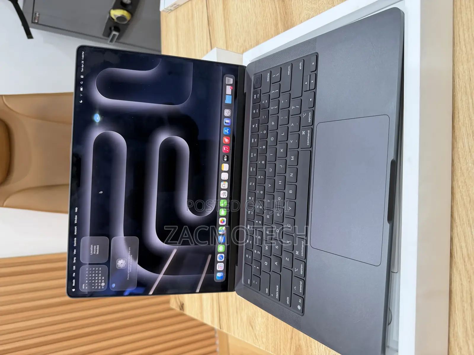 Laptop Apple MacBook Pro 2025 M5 14-inch 16GB Apple M5 SSD 512GB