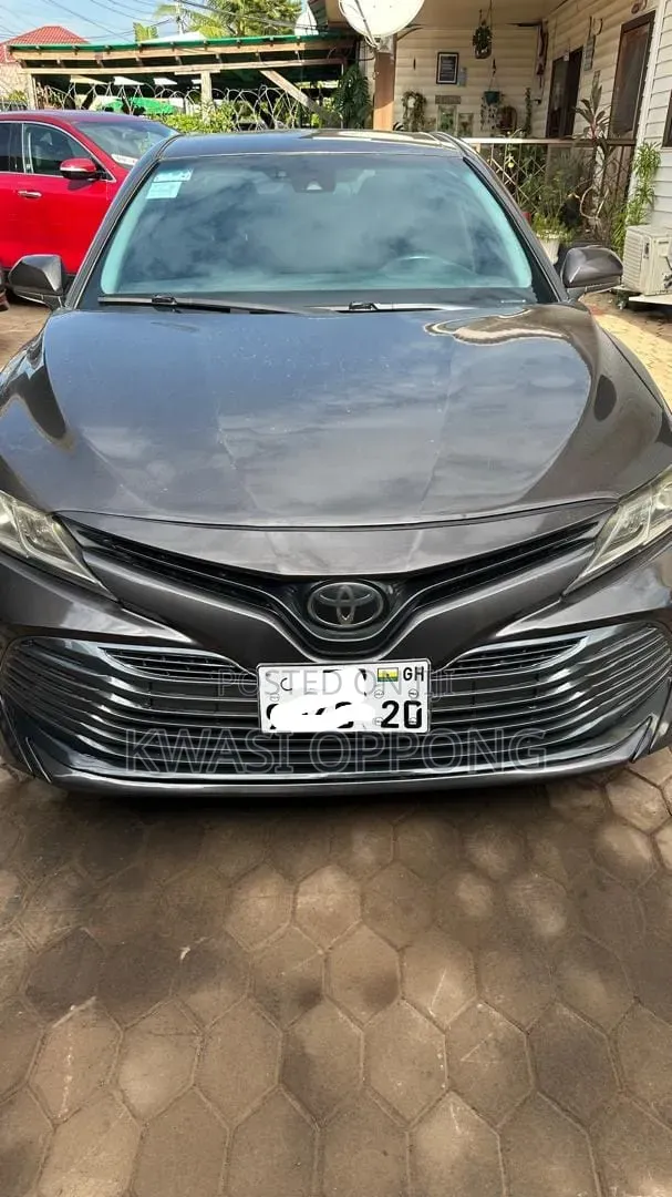 Toyota Camry LE FWD (2.5L 4cyl 8AM) 2018 Brown