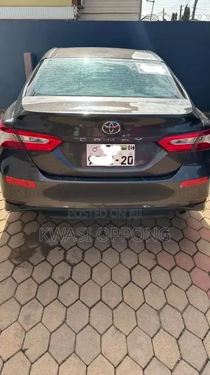 Toyota Camry LE FWD (2.5L 4cyl 8AM) 2018 Brown