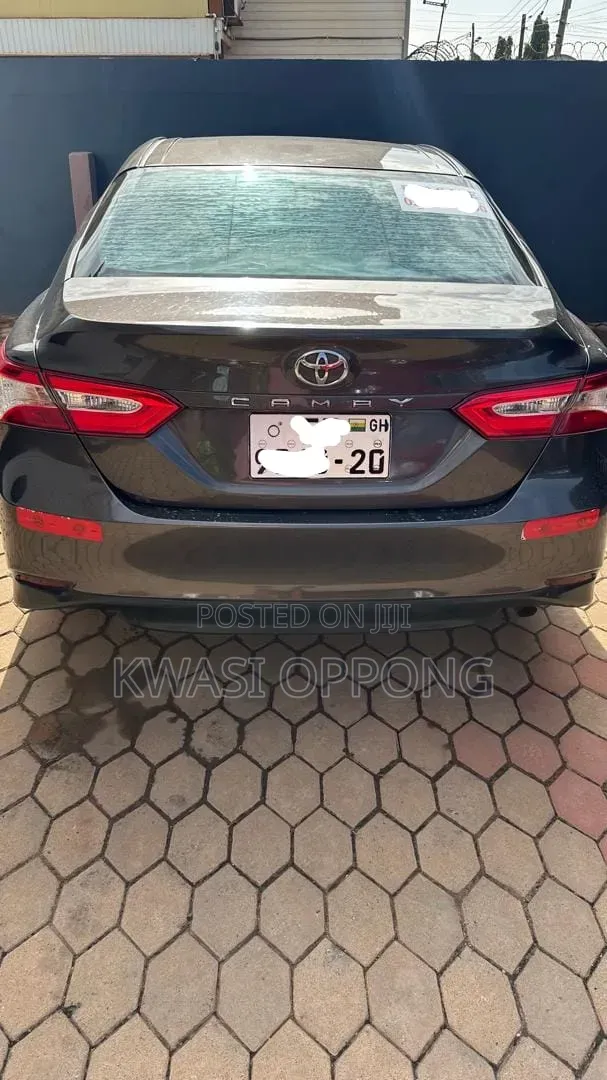 Toyota Camry LE FWD (2.5L 4cyl 8AM) 2018 Brown
