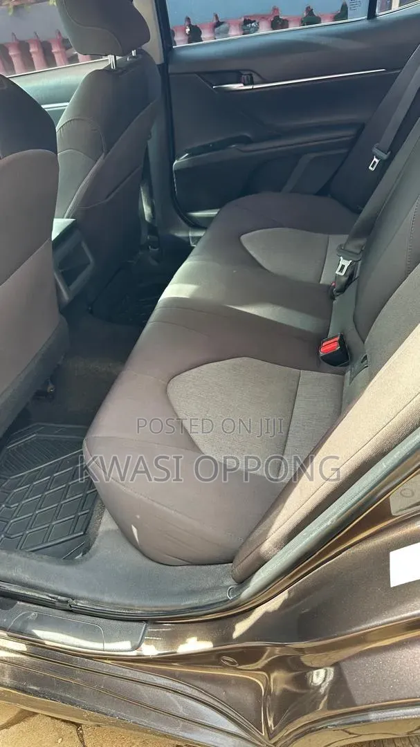Toyota Camry LE FWD (2.5L 4cyl 8AM) 2018 Brown