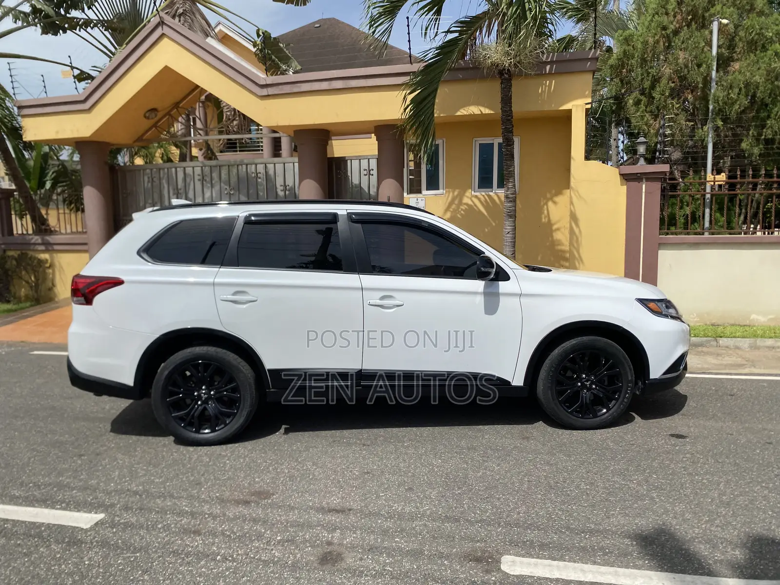 Mitsubishi Outlander SEL AWC 2019 White