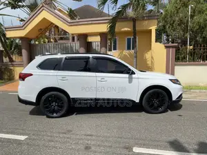 Mitsubishi Outlander SEL AWC 2019 White