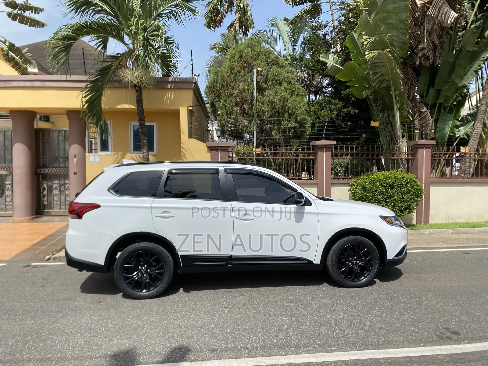 Mitsubishi Outlander SEL AWC 2019 White