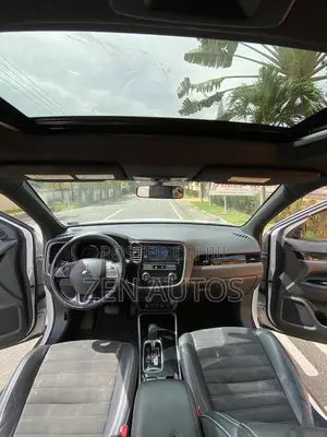 Mitsubishi Outlander SEL AWC 2019 White