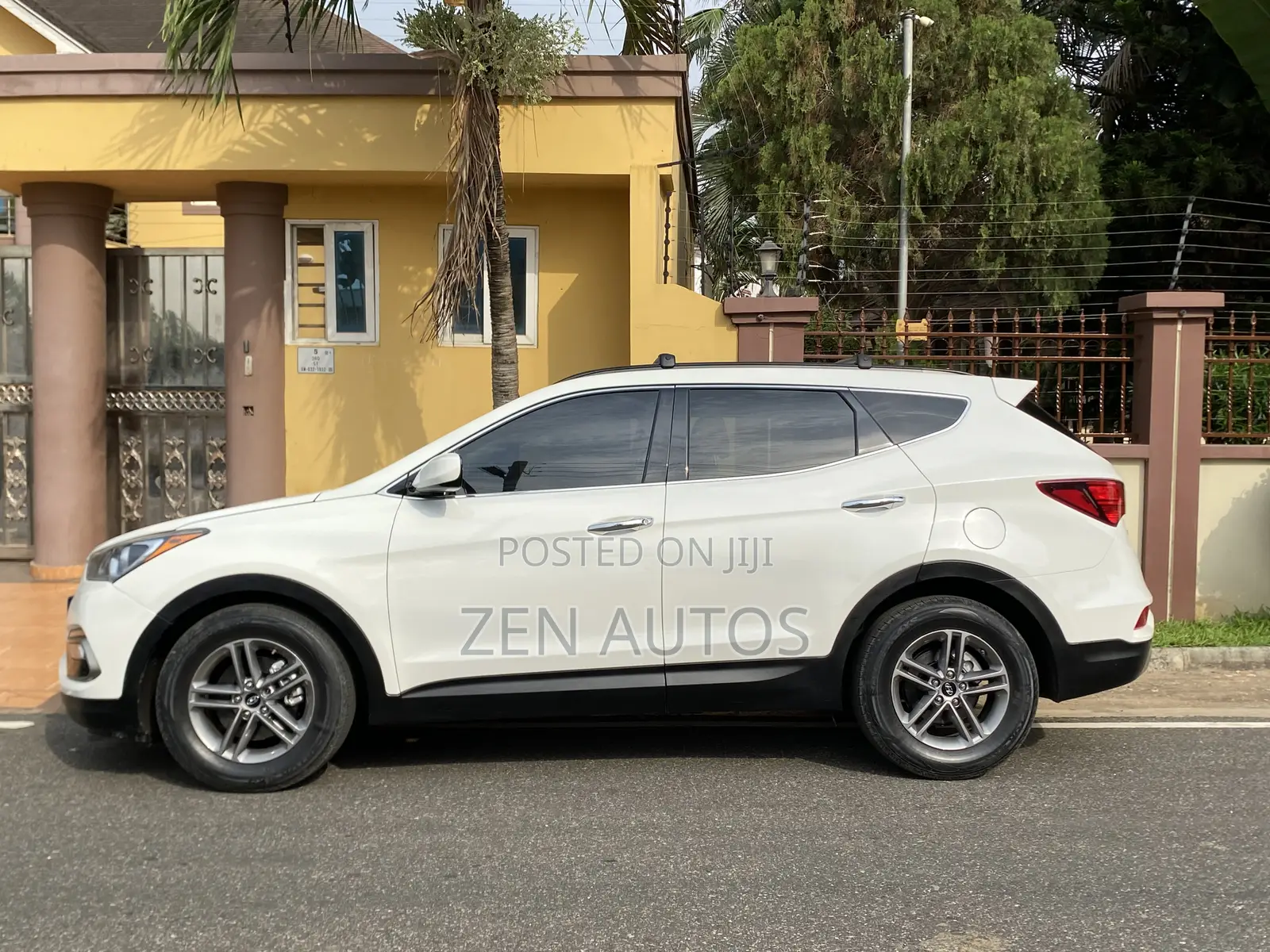 Hyundai Santa Fe SE AWD 2017 White
