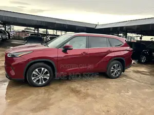 Toyota Highlander 2023 Red