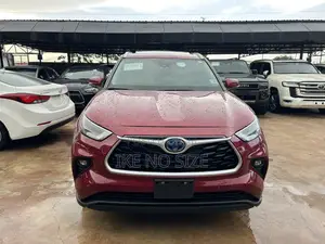 Toyota Highlander 2023 Red
