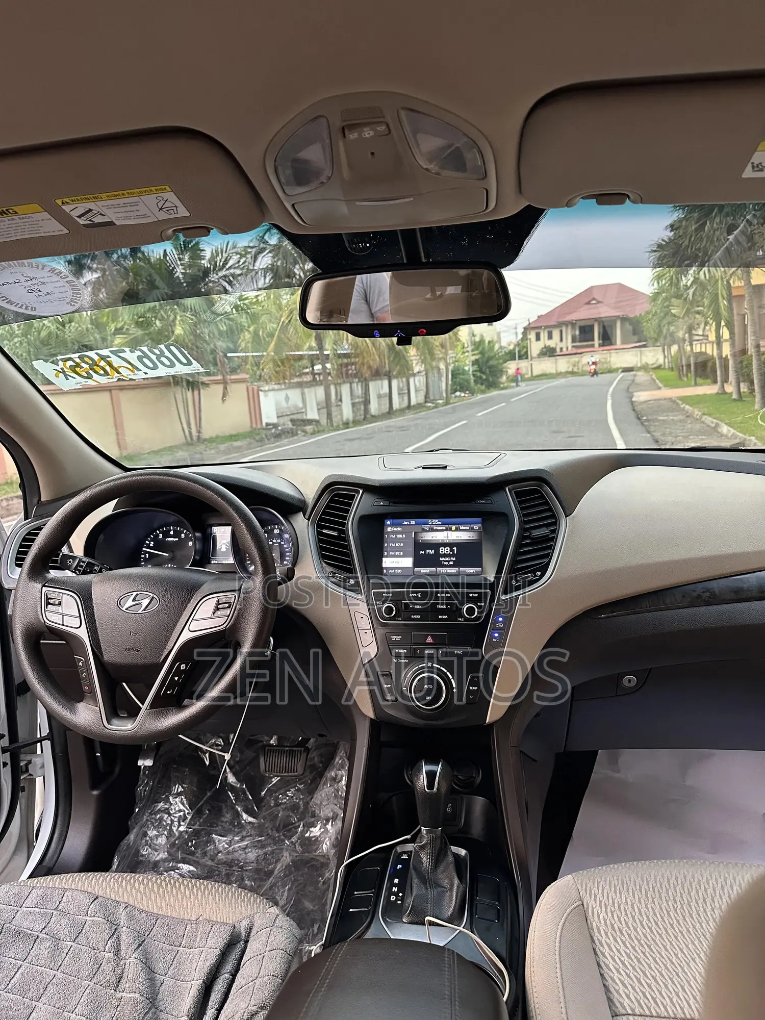 Hyundai Santa Fe SE AWD 2017 White
