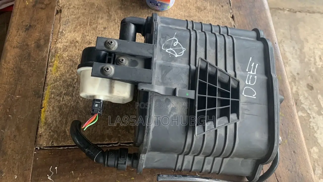Mercedes Benz W205/C300 Fuel Emission Vapor Charcoal Canister