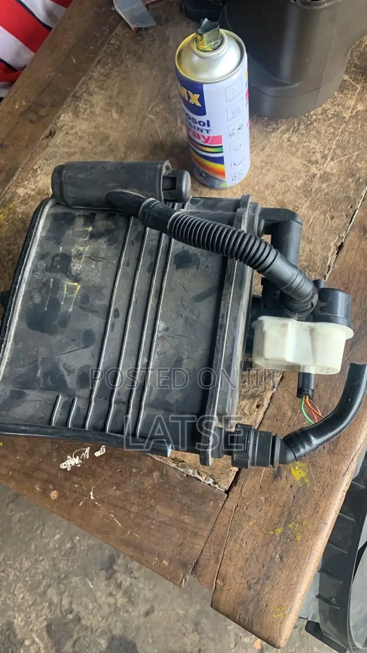 Mercedes Benz W205/C300 Fuel Emission Vapor Charcoal Canister