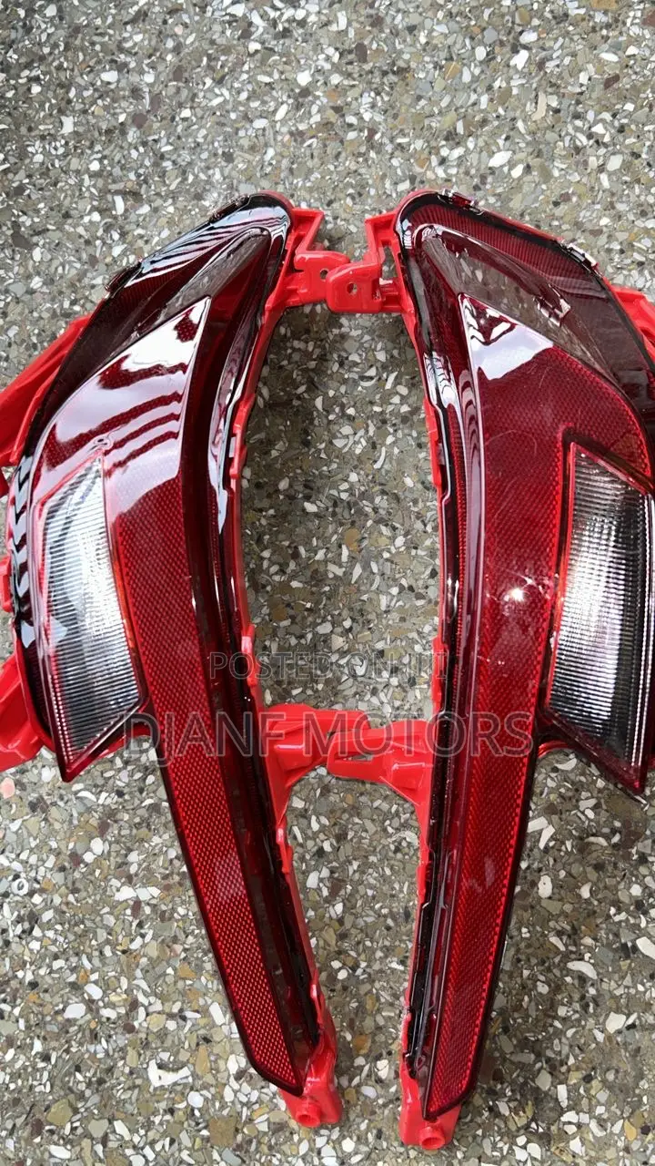 Hyundai Elantra 2019 Back Bumper Reflector