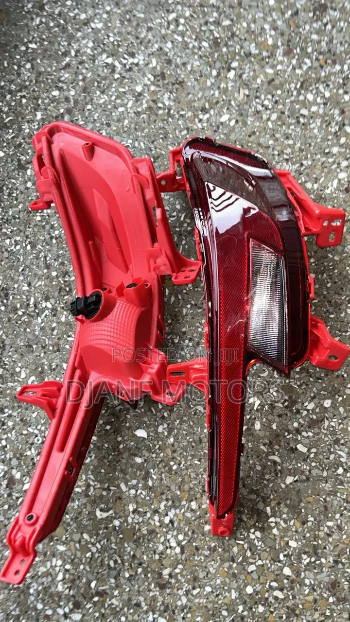 Hyundai Elantra 2019 Back Bumper Reflector