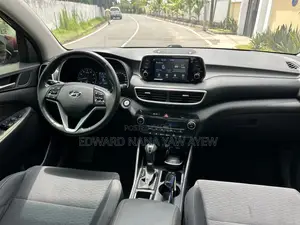 Hyundai Tucson Limited 2021 Red