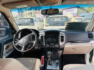 Mitsubishi Pajero V90 3.8 V6 GLS/GLX 2019 White