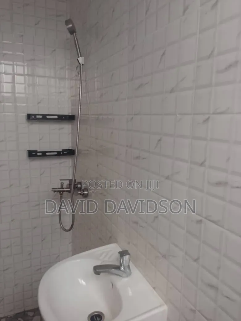 1bdrm Apartment in Chamber And Hall, Tema Metropolitan for rent