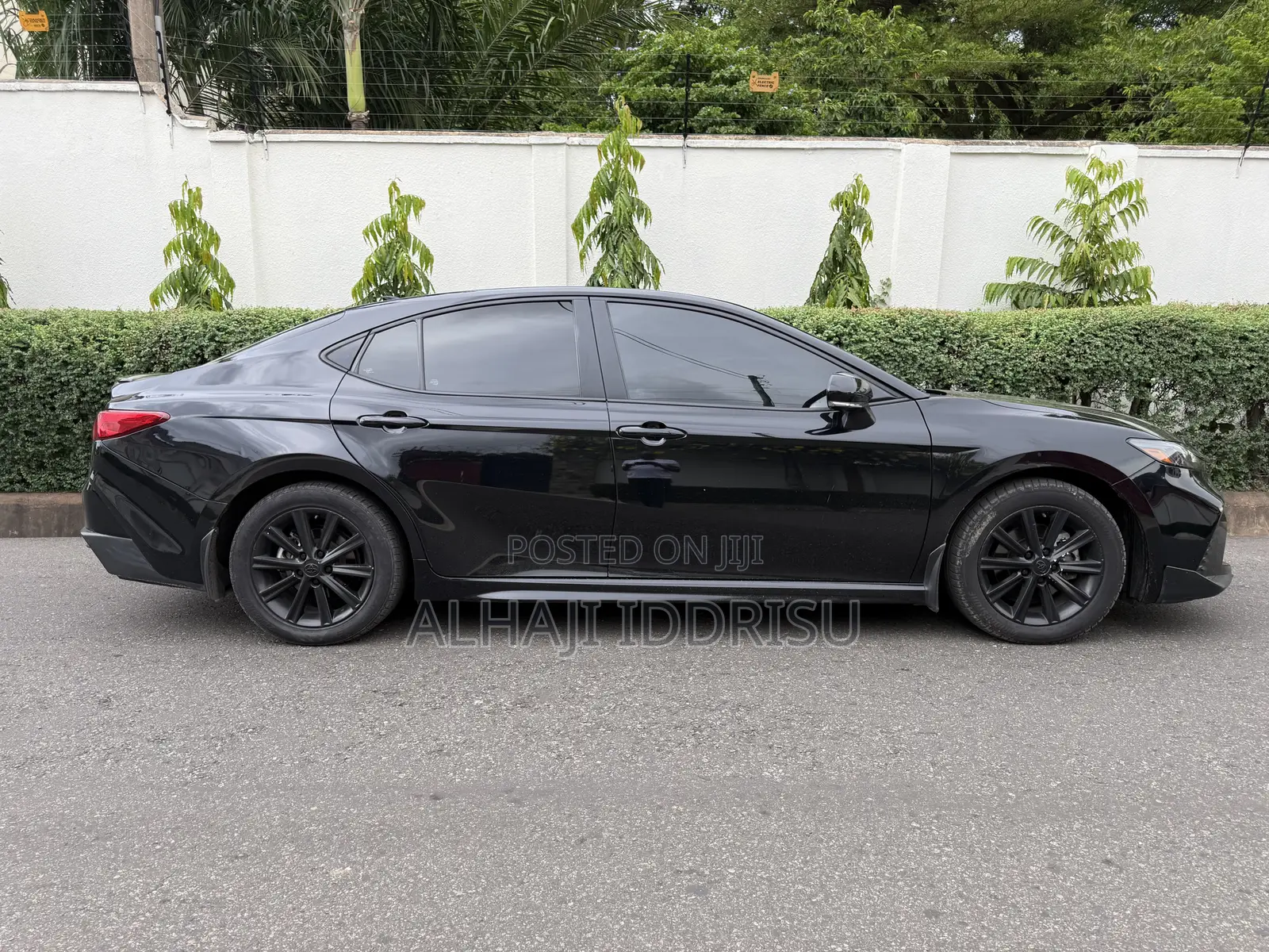 Toyota Camry SE 2025 Black