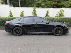 Toyota Camry SE 2025 Black