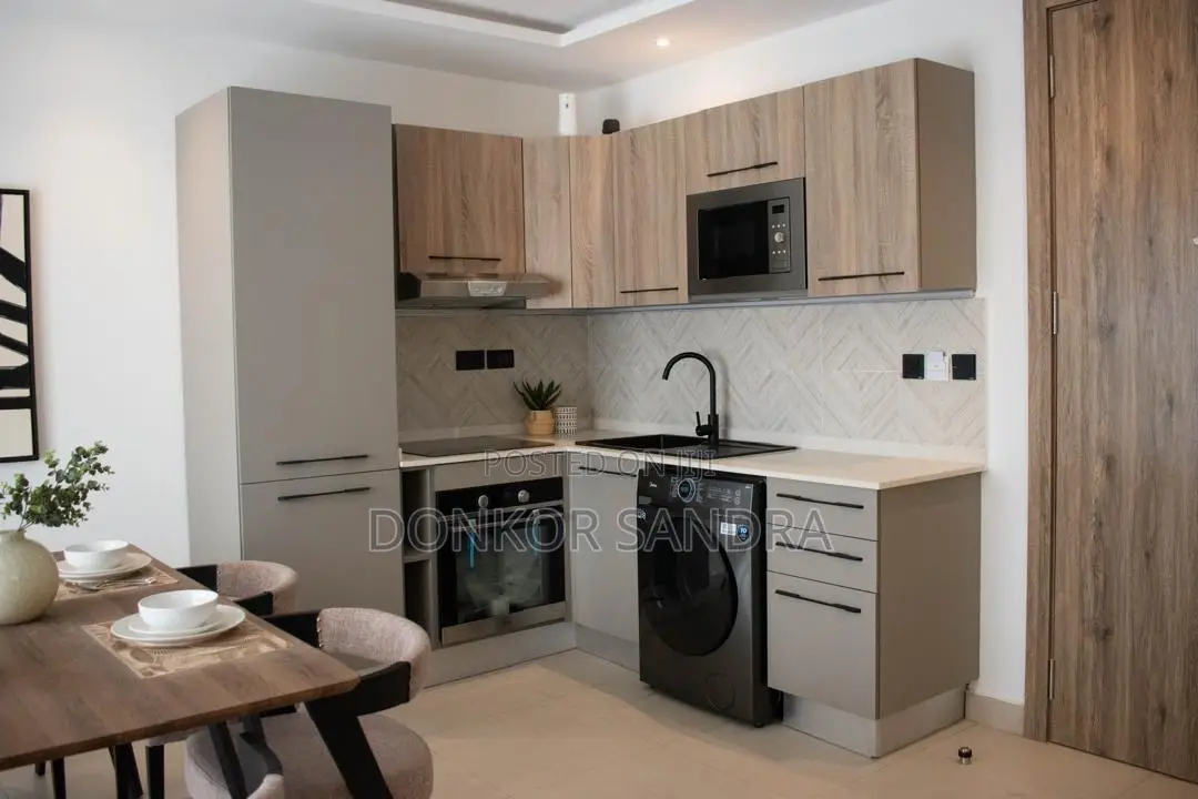 Furnished 2bdrm Apartment in Belrose, A&C Mall Area for rent