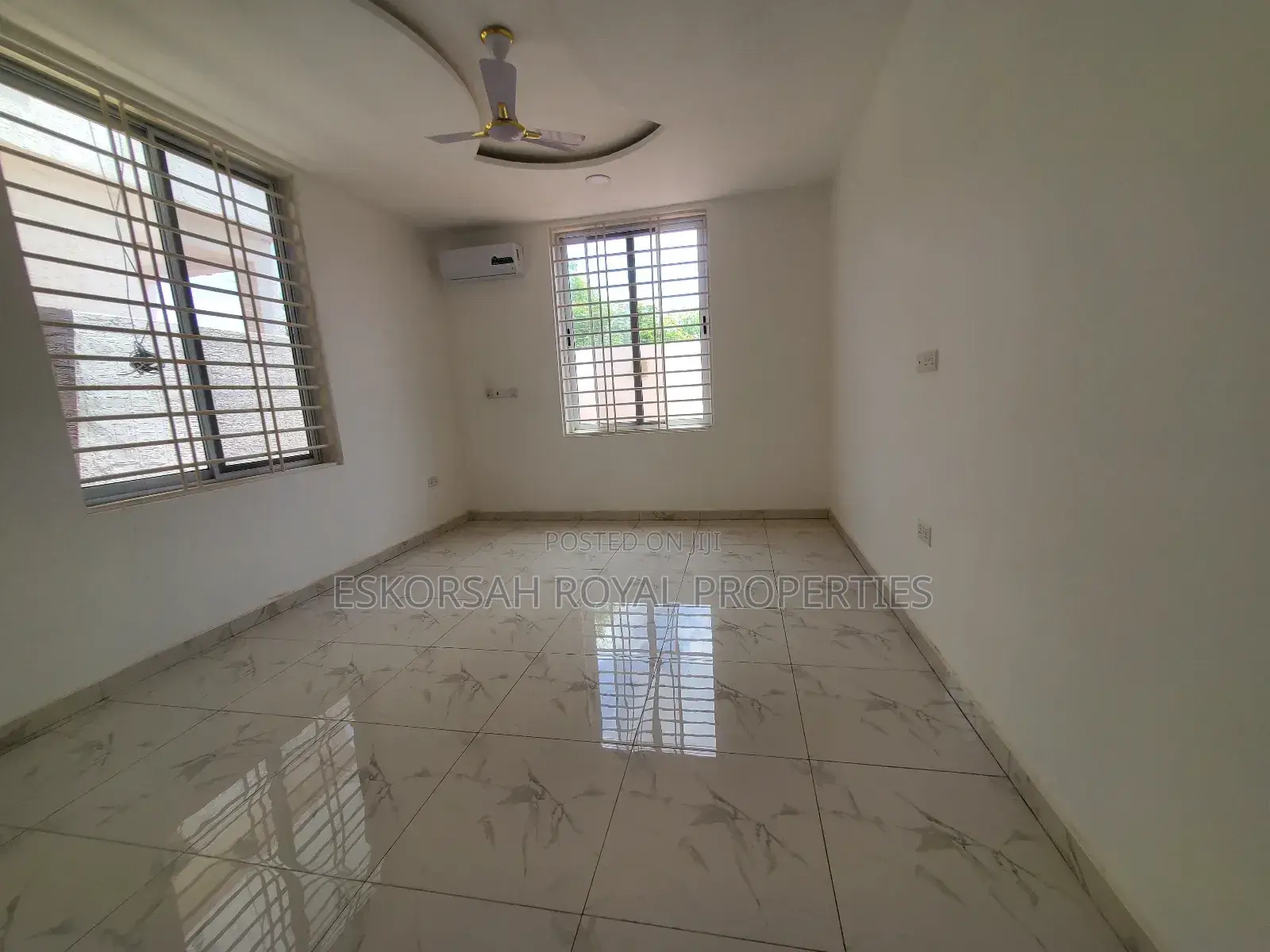 4bdrm House in Lakeside Estate for sale