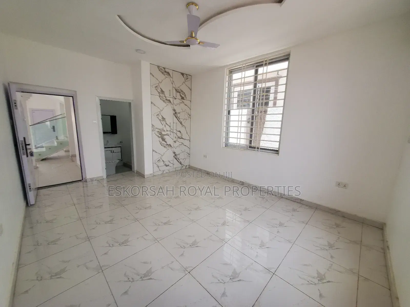 4bdrm House in Lakeside Estate for sale