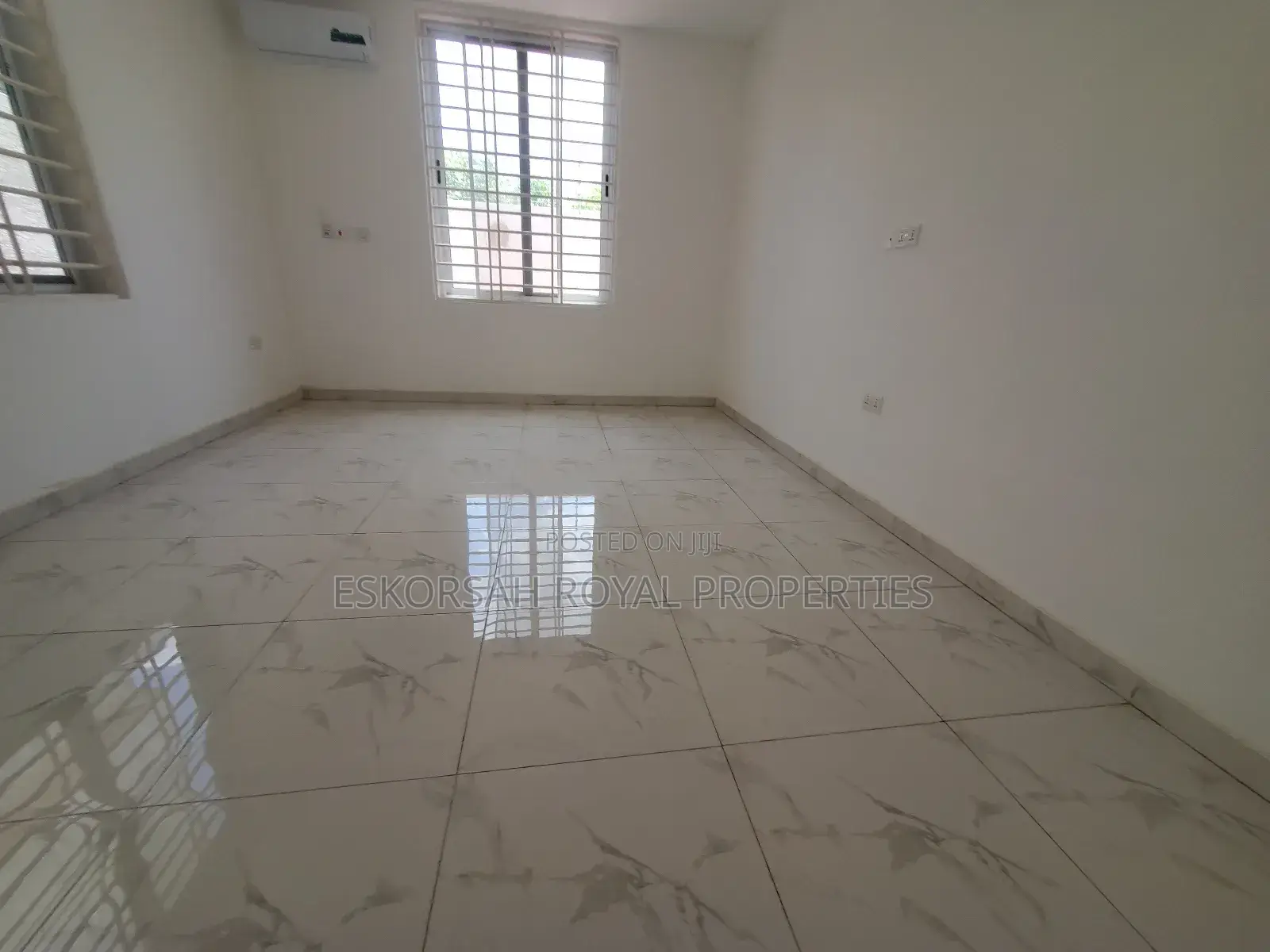 4bdrm House in Lakeside Estate for sale