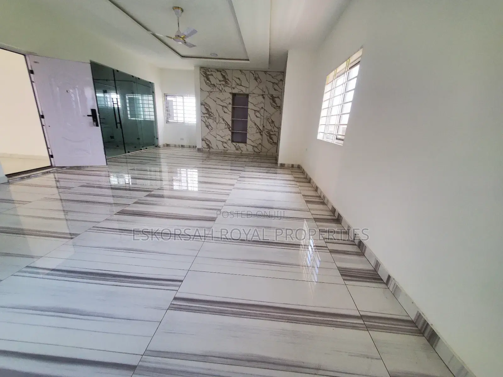 4bdrm House in Lakeside Estate for sale