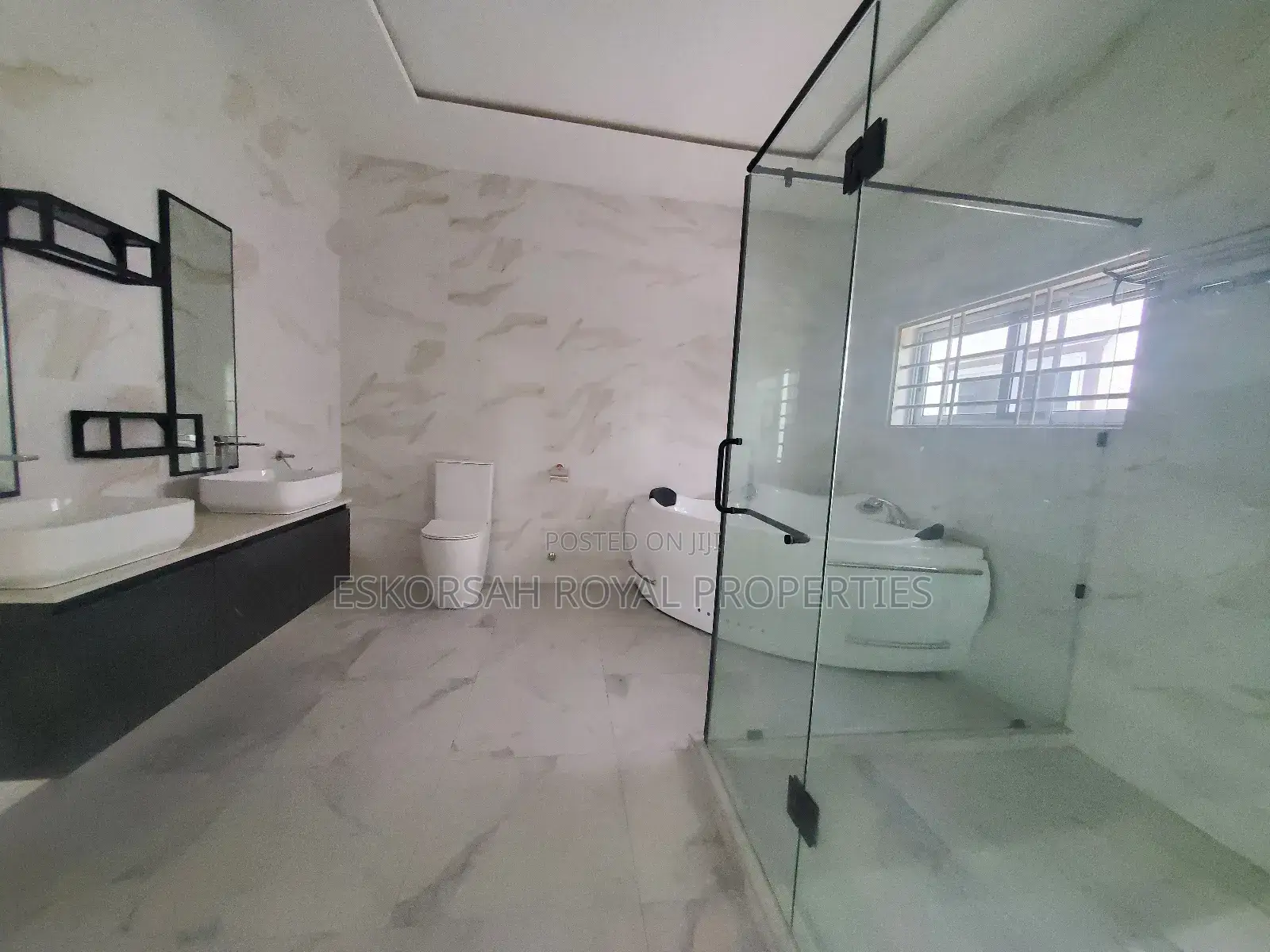 4bdrm House in Lakeside Estate for sale