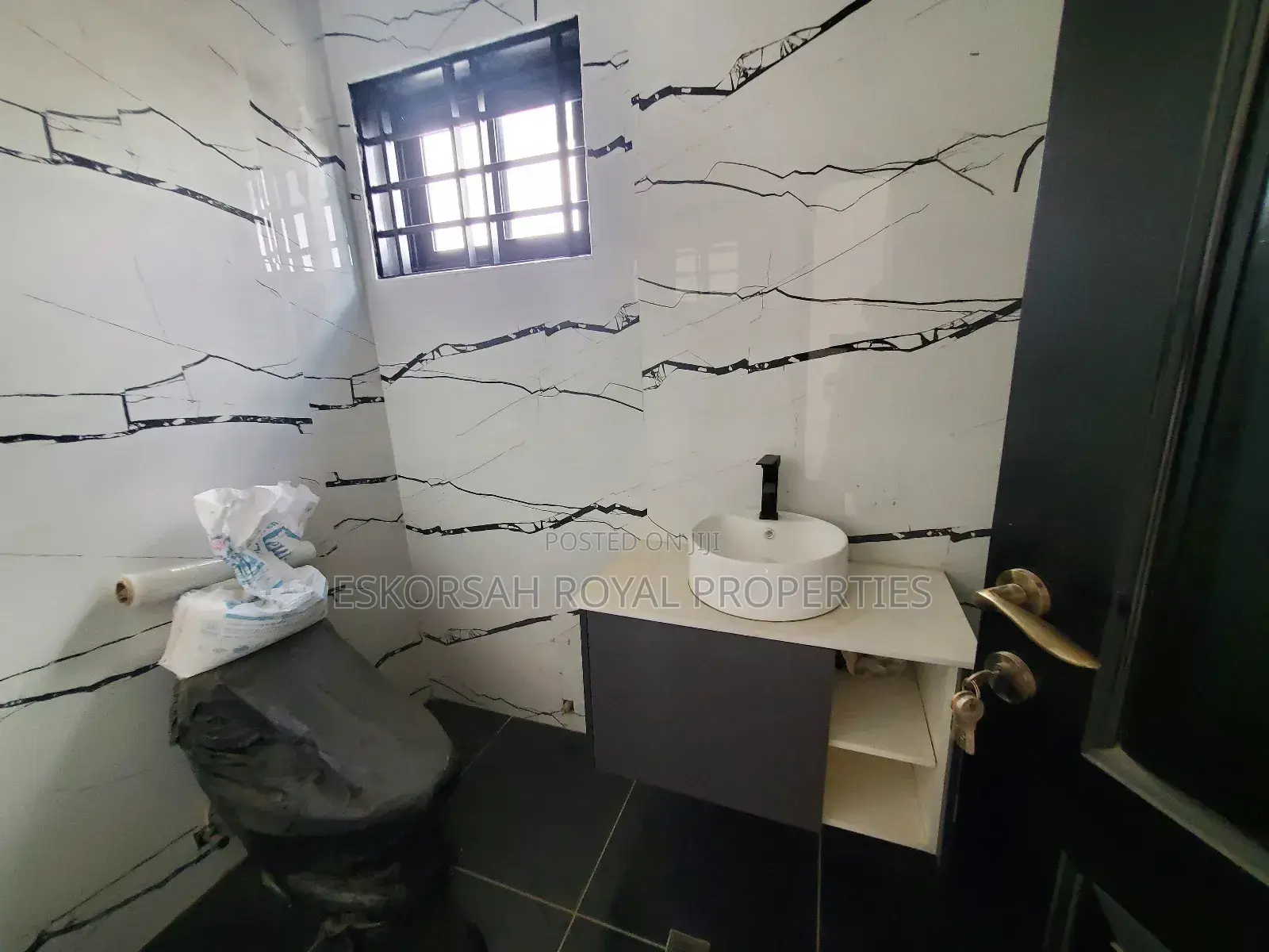 4bdrm House in Adjiringanor Ability for sale