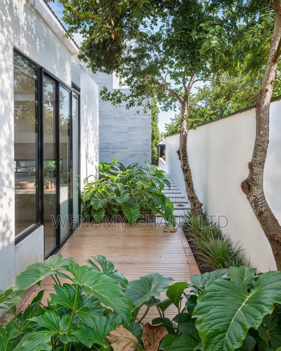 6bdrm Villa in Accra for sale