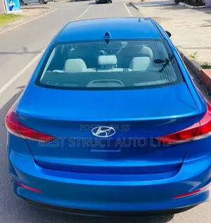 Hyundai Elantra SE Sedan FWD (2.0L 4cyl 6M) 2017 Blue