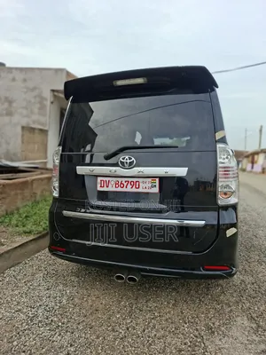Toyota Voxy 2010 Black