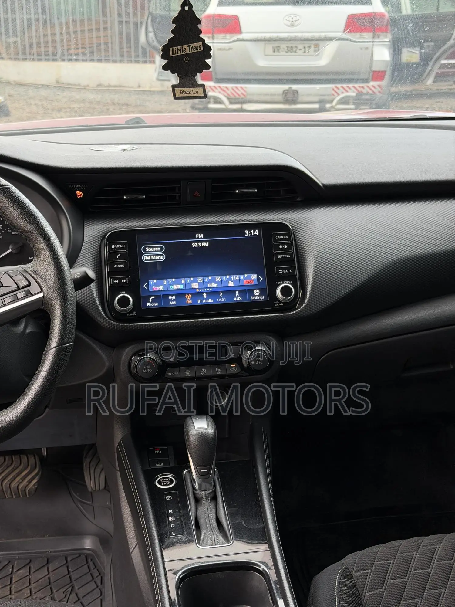 Nissan Kicks S 2023 Red