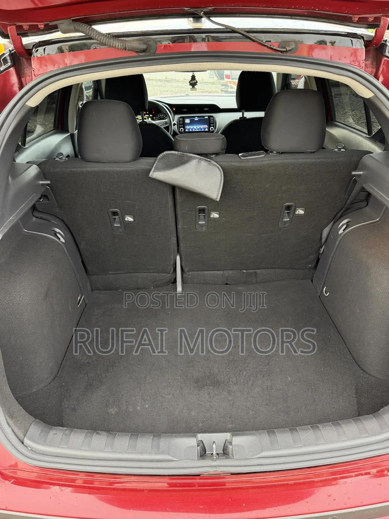 Nissan Kicks S 2023 Red