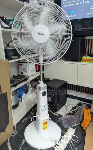 18" Media Rechargeable Fan