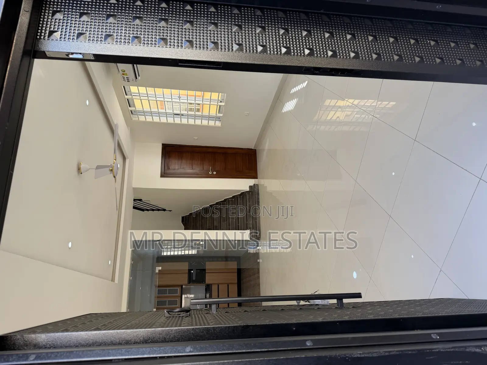 2bdrm Maisonette in Mr Dennis Estates, Achimota for sale
