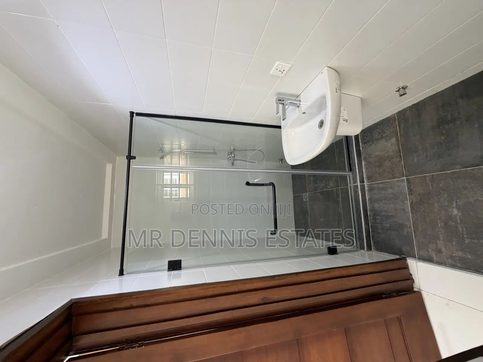 2bdrm Maisonette in Mr Dennis Estates, Achimota for sale